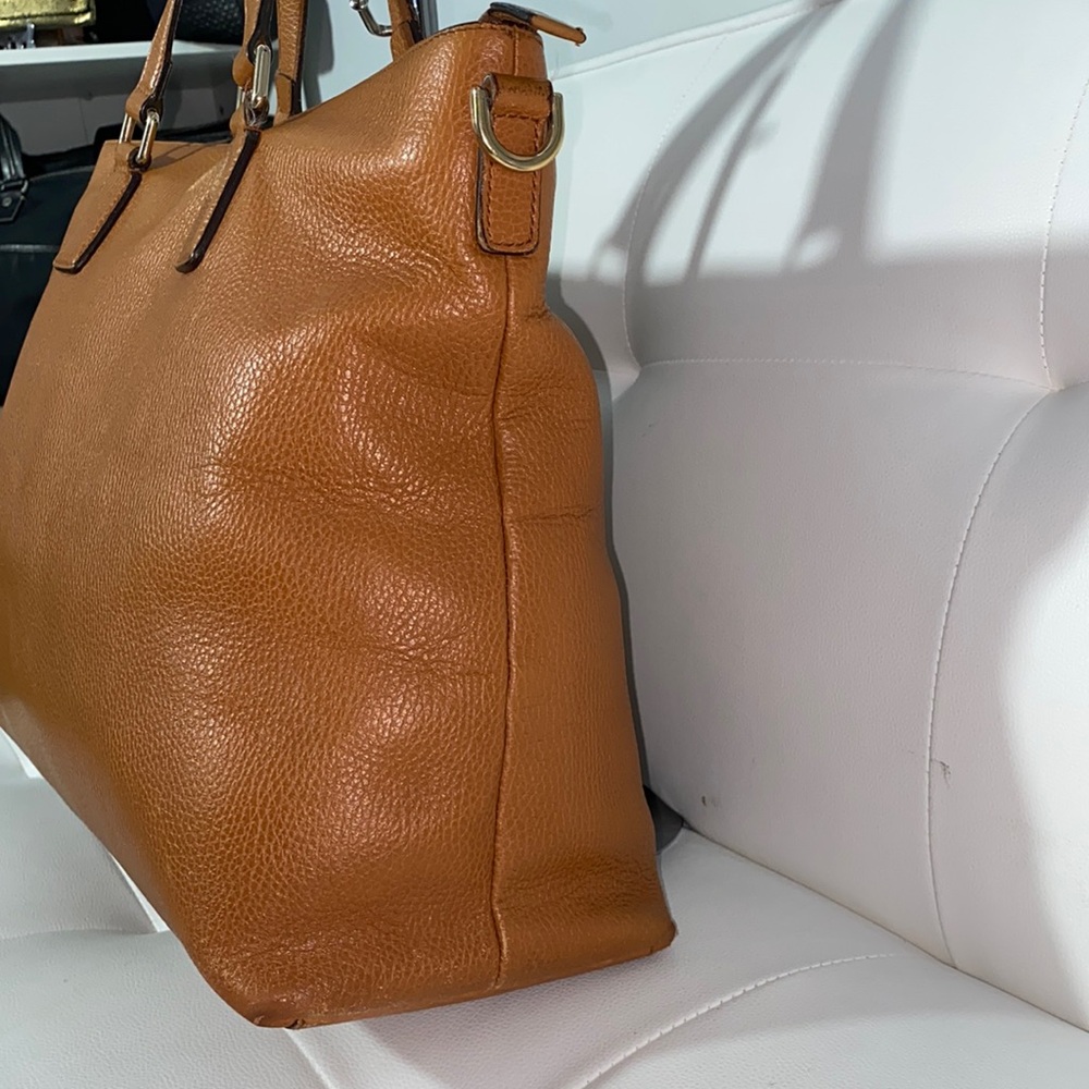 Gucci Large Tan Leather Tote with Tassel - Picture 14 of 17
